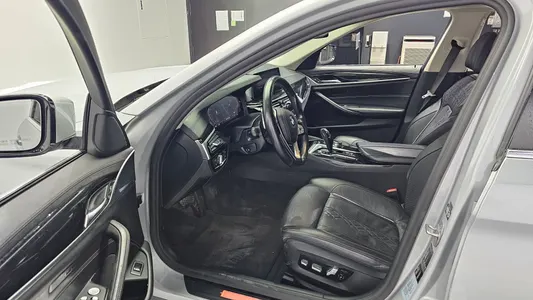 BMW 5 Series (G30) 530i 2020 10