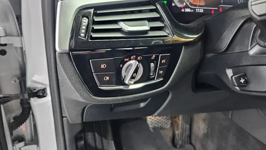 BMW 5 Series (G30) 530i 2020 18