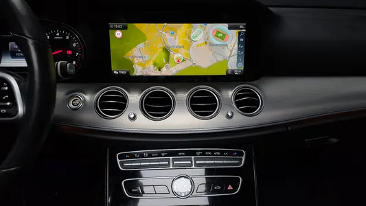 Mercedes-Benz E-Class W213 E300 2018 14