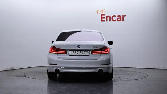BMW 5 Series (G30) 530i xDrive 2018 4