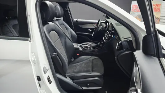 Mercedes-Benz GLC-Class X253 GLC350e 4MATIC AMG Line 2018 26