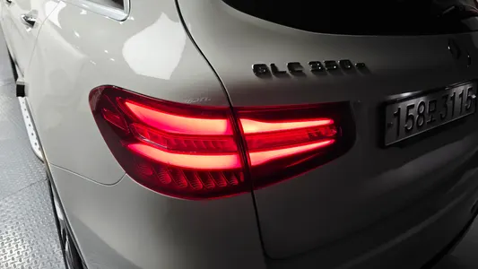 Mercedes-Benz GLC-Class X253 GLC350e 4MATIC AMG Line 2018 23