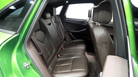 Porsche 마칸 2.0 2021 11