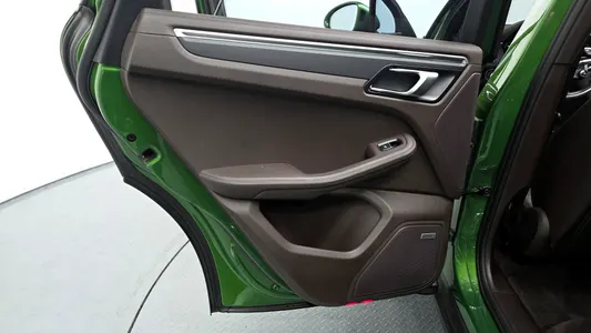 Porsche 마칸 2.0 2021 25