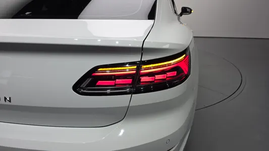Volkswagen 아테온 2.0 TDI 2022 23