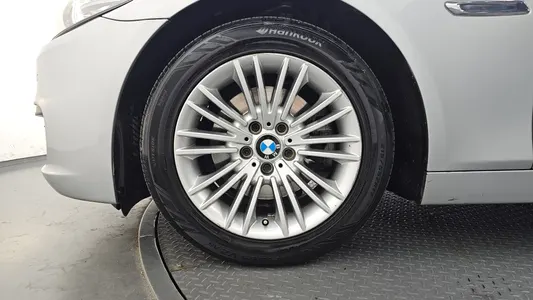 BMW 5 Series (F10) 520d 2013 5