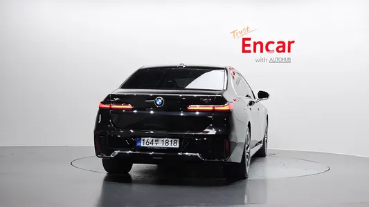 BMW 7 Series (G70) 740i xDrive M 2025 4