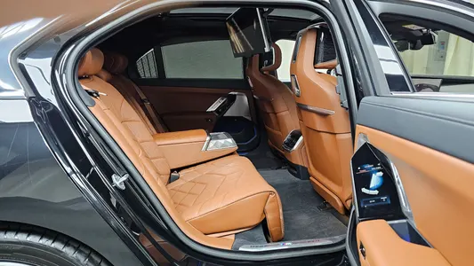 BMW 7 Series (G70) 740i xDrive M 2025 11