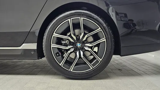 BMW 7 Series (G70) 740i xDrive M 2025 21