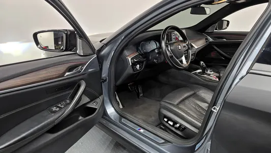 BMW 5 Series (G30) 530i xDrive M 2017 10