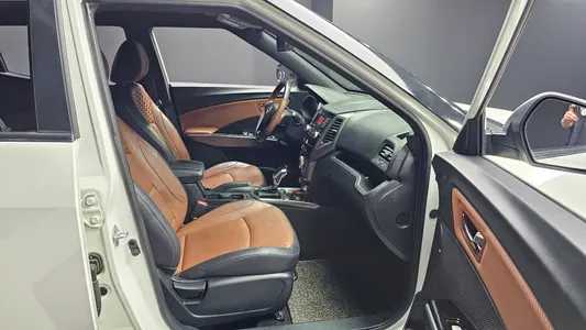 KG Mobility 티볼리 아머 2WD 2018 11