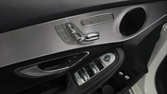 Mercedes-Benz C-Class W205 C350e 2018 14
