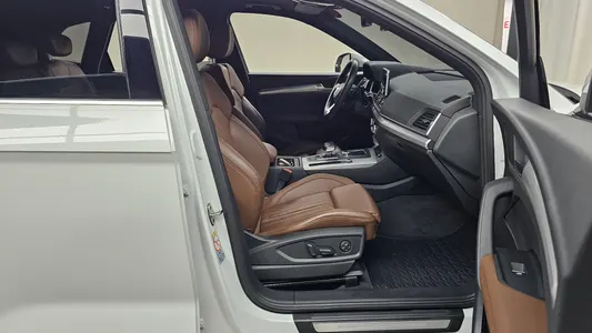 Audi Q5 (FY) 50 TDI 2020 26