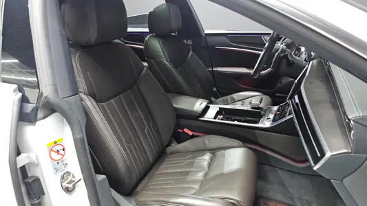 Audi A7 (4K) 50 TDI 2020 26