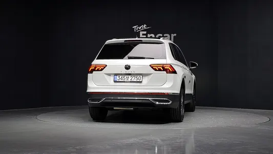 Volkswagen 2 2.0 TDI 2024 4