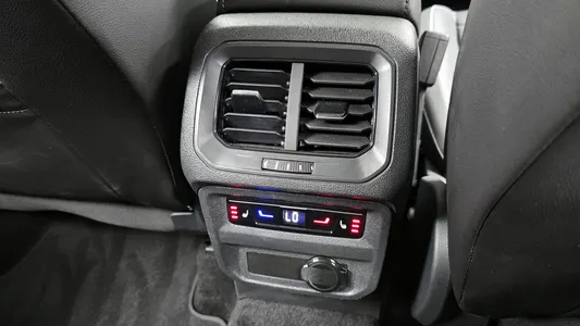 Volkswagen 2 2.0 TDI 2024 19