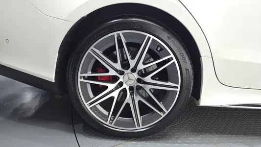 Mercedes-Benz AMG GT 4 43 4MATIC+ 2024 5