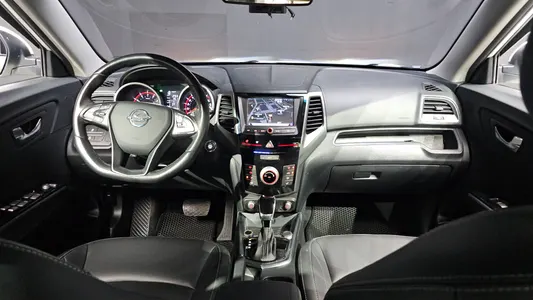 KG Mobility 티볼리 아머 VX 2WD 2018 7