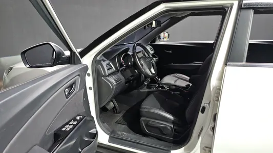 KG Mobility 티볼리 아머 VX 2WD 2018 10