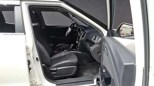 KG Mobility 티볼리 아머 VX 2WD 2018 18