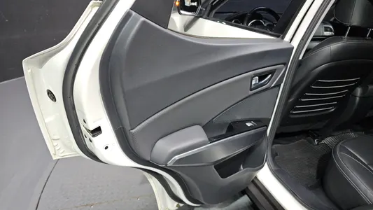 KG Mobility 티볼리 아머 VX 2WD 2018 25