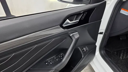 Volkswagen 7 1.5 TSI 2023 30