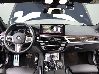 BMW 5 Series (G30) 520i M 2021 12