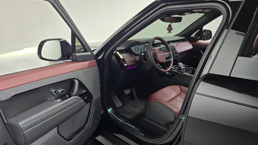 Land Rover 3 P400 AB 2026 9