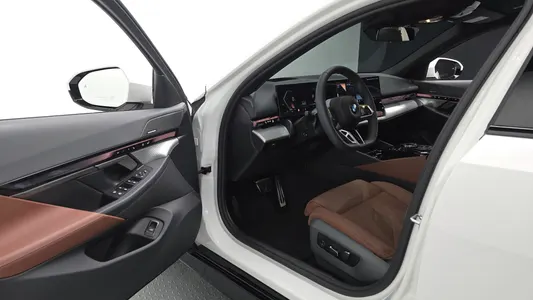 BMW 5 Series (G60) 530i xDrive M 2025 9