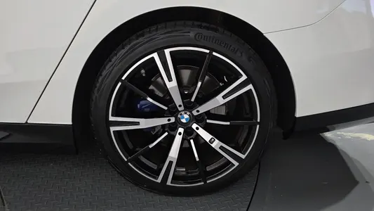 BMW 5 Series (G60) 530i xDrive M 2025 21