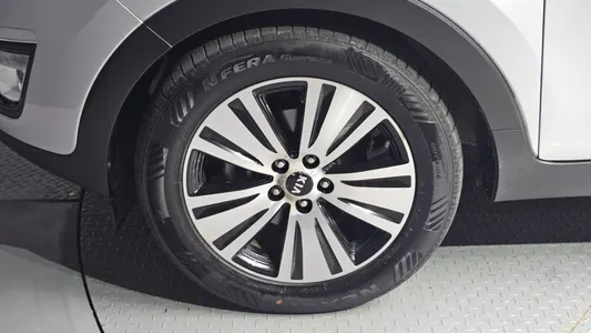 Kia R 2WD 2014 5