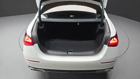 Mercedes-Benz E-Class W214 E200 2025 31