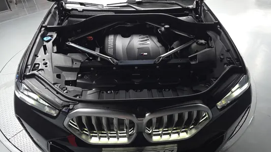 BMW X6 (G06) xDrive40i M 2025 6