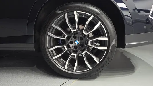BMW X6 (G06) xDrive40i M 2025 21