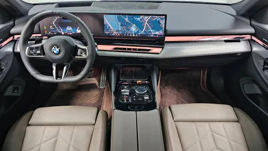 BMW 5 Series (G60) 520i M 2025 7
