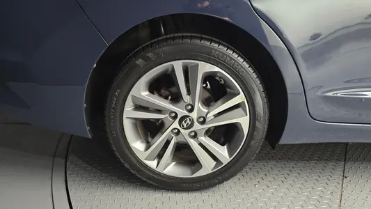 Hyundai AD 1.6 e-VGT 2016 5