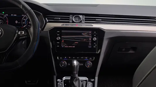 Volkswagen 아테온 2.0 TDI 2019 12