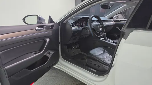 Volkswagen 아테온 2.0 TDI 2019 10