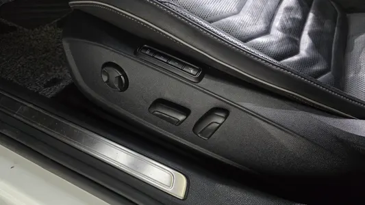 Volkswagen 아테온 2.0 TDI 2019 31