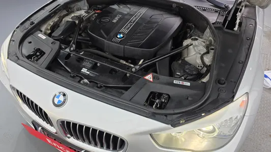 BMW 5 Series GT (F07) GT ED Edition 2012 6
