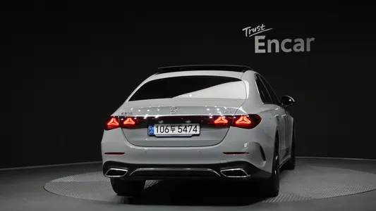 Mercedes-Benz E-Class W214 E300 4MATIC AMG Line 2024 4