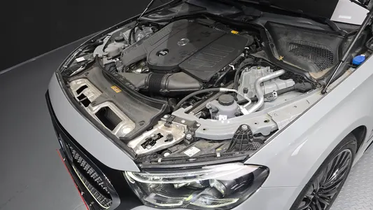 Mercedes-Benz E-Class W214 E300 4MATIC AMG Line 2024 6