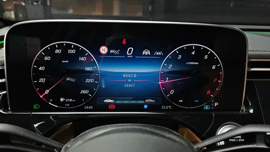 Mercedes-Benz E-Class W214 E300 4MATIC AMG Line 2024 8