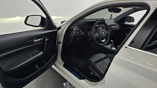 BMW 1 Series (F20) 118d 5 2019 9