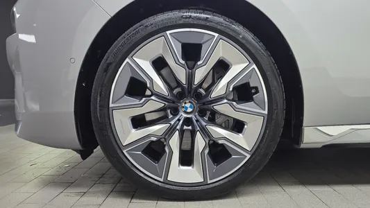 BMW 7 Series (G70) 740i xDrive 2024 4
