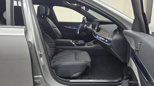 BMW 7 Series (G70) 740i xDrive 2024 26