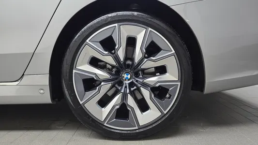 BMW 7 Series (G70) 740i xDrive 2024 21