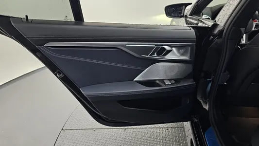 BMW 8 Series (G15) M850i xDrive 2023 25
