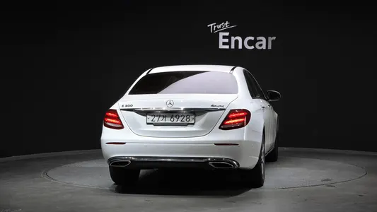Mercedes-Benz E-Class W213 E300 4MATIC 2019 4