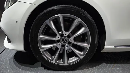 Mercedes-Benz E-Class W213 E300 4MATIC 2019 5